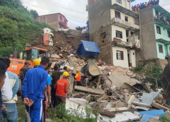 मान्ममा एक घर भत्कियो चार जना घाइते