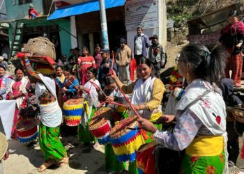 अन्तराष्टिय श्रमिक महिला  दिबसमा पञ्चेबाजा बजाउदै महिला